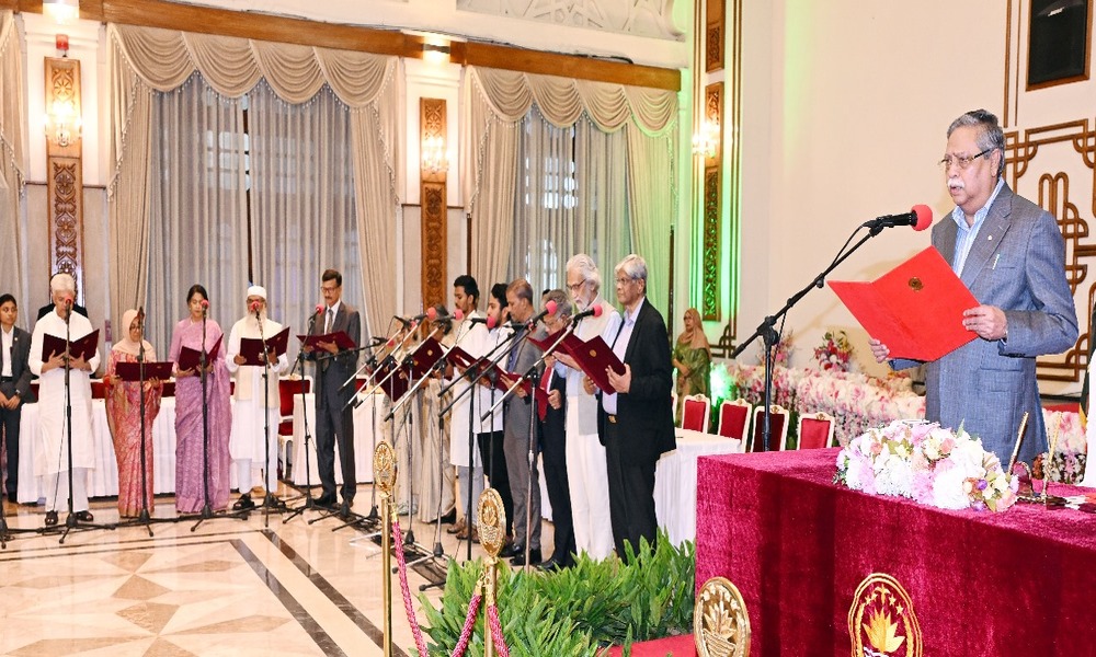 


BNP's presence highlights AL's absence, marking a political shift at oath ceremony