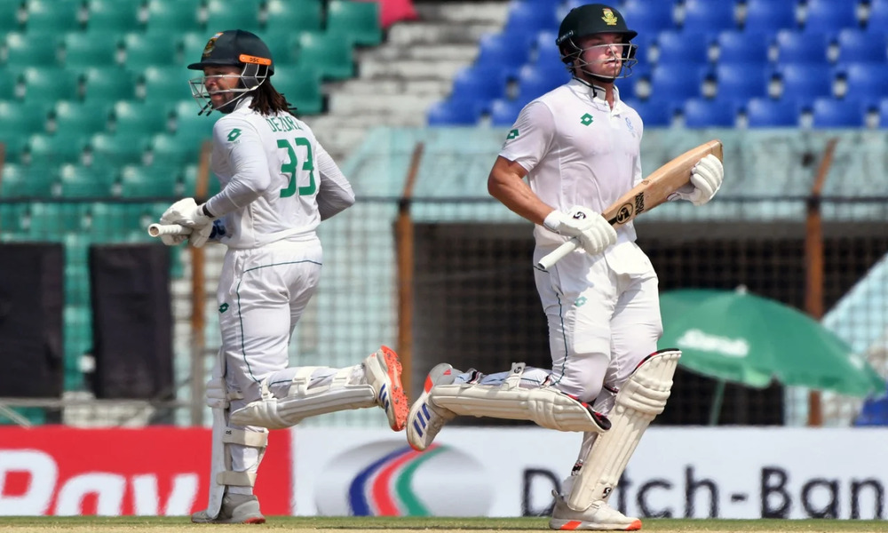 Zorzi, Stubbs hit maiden ton to keep Bangladesh at bay 
