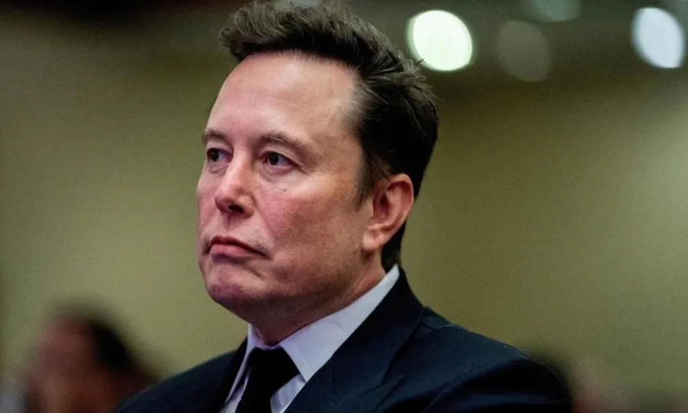 Elon Musk changes his name on X