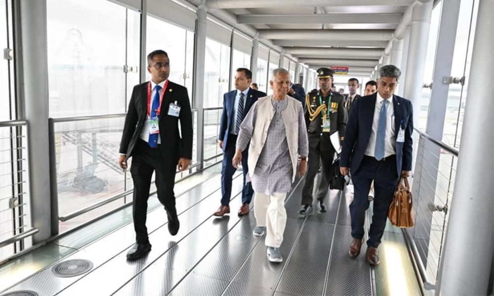 CA arrives in Bangkok to join BIMSTEC Summit
