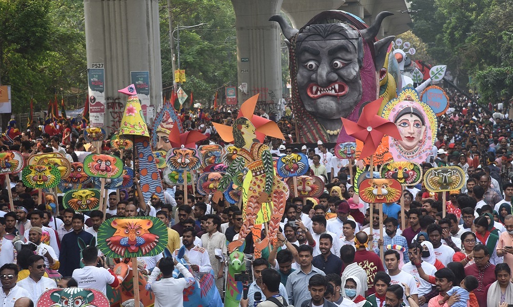 ‘Ananda Shobhajatra’ welcomes Bengali New Year with message against fascism