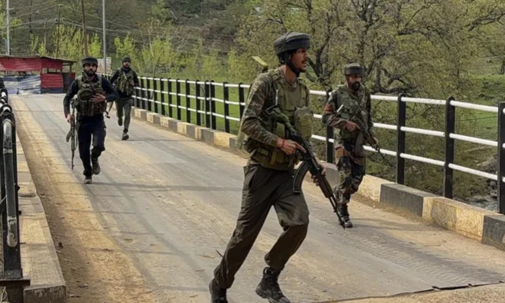Over 20 killed after gunmen open fire on tourists in Indian-administered Kashmir 