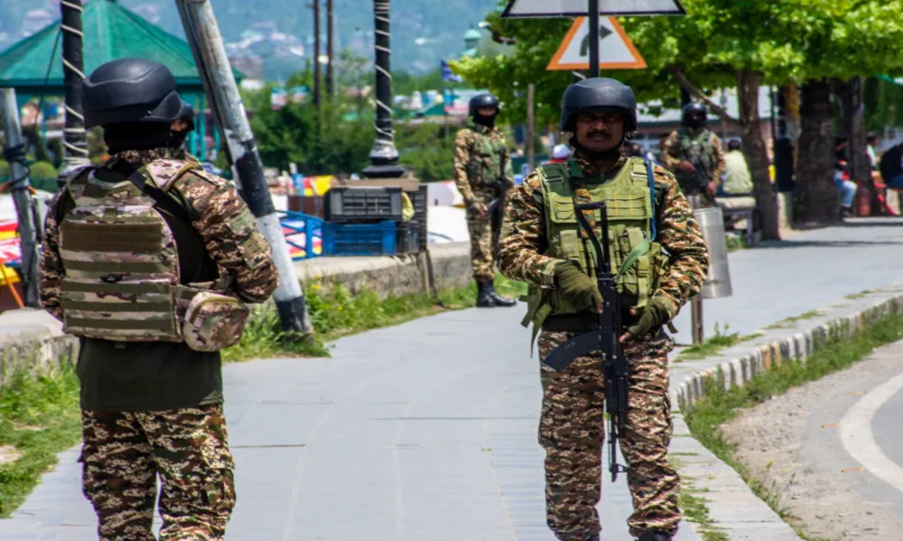 India, Pakistan continue to trade fire 