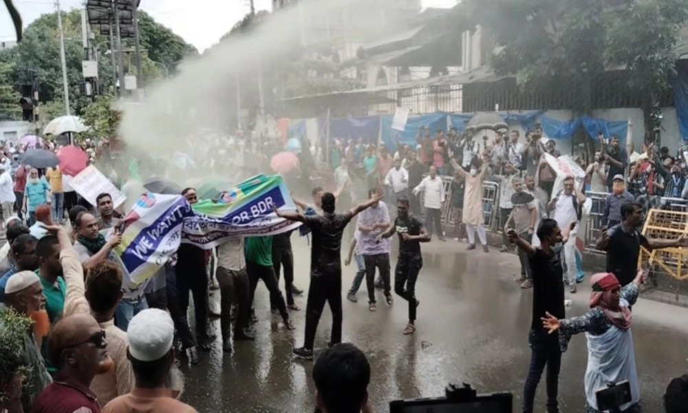 Sacked BDR men dispersed near Kakrail while marching to Jamuna
