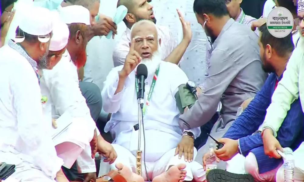 Jamaat Ameer collapses on stage during Jamaat rally
