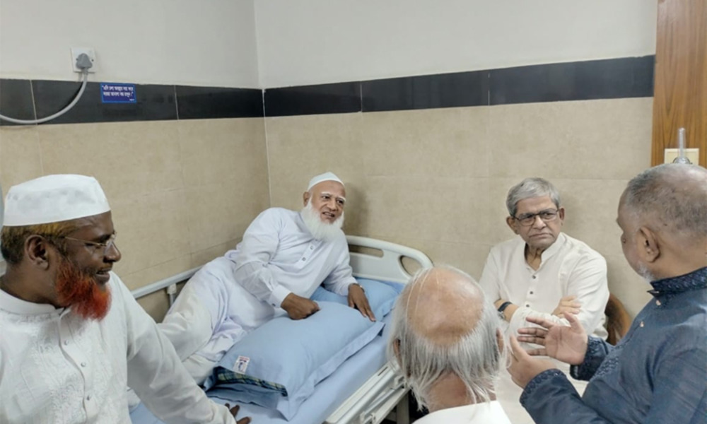 Fakhrul visits Jamaat Ameer at hospital 